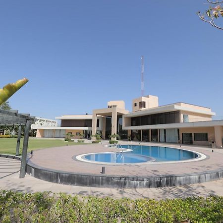 Club Heaven Palanpur Hotel Exterior foto