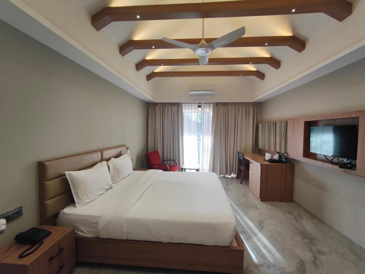 Club Heaven Palanpur Hotel Exterior foto
