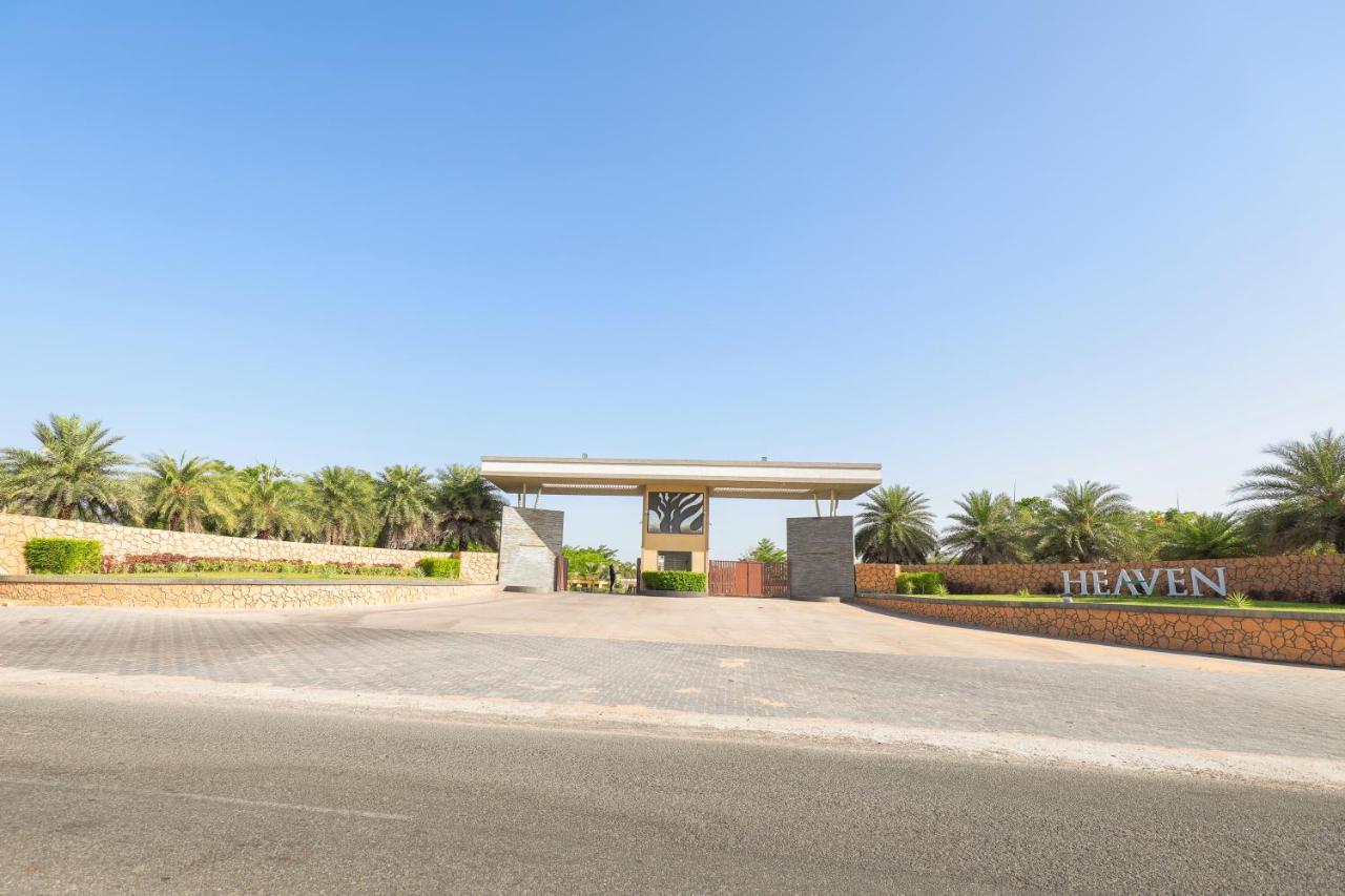 Club Heaven Palanpur Hotel Exterior foto