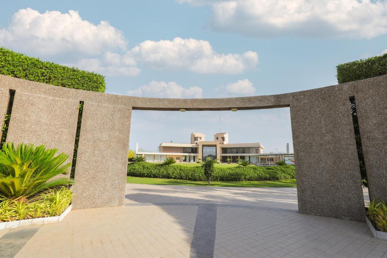 Club Heaven Palanpur Hotel Exterior foto