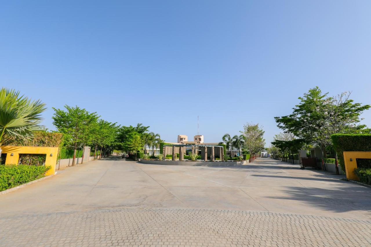 Club Heaven Palanpur Hotel Exterior foto