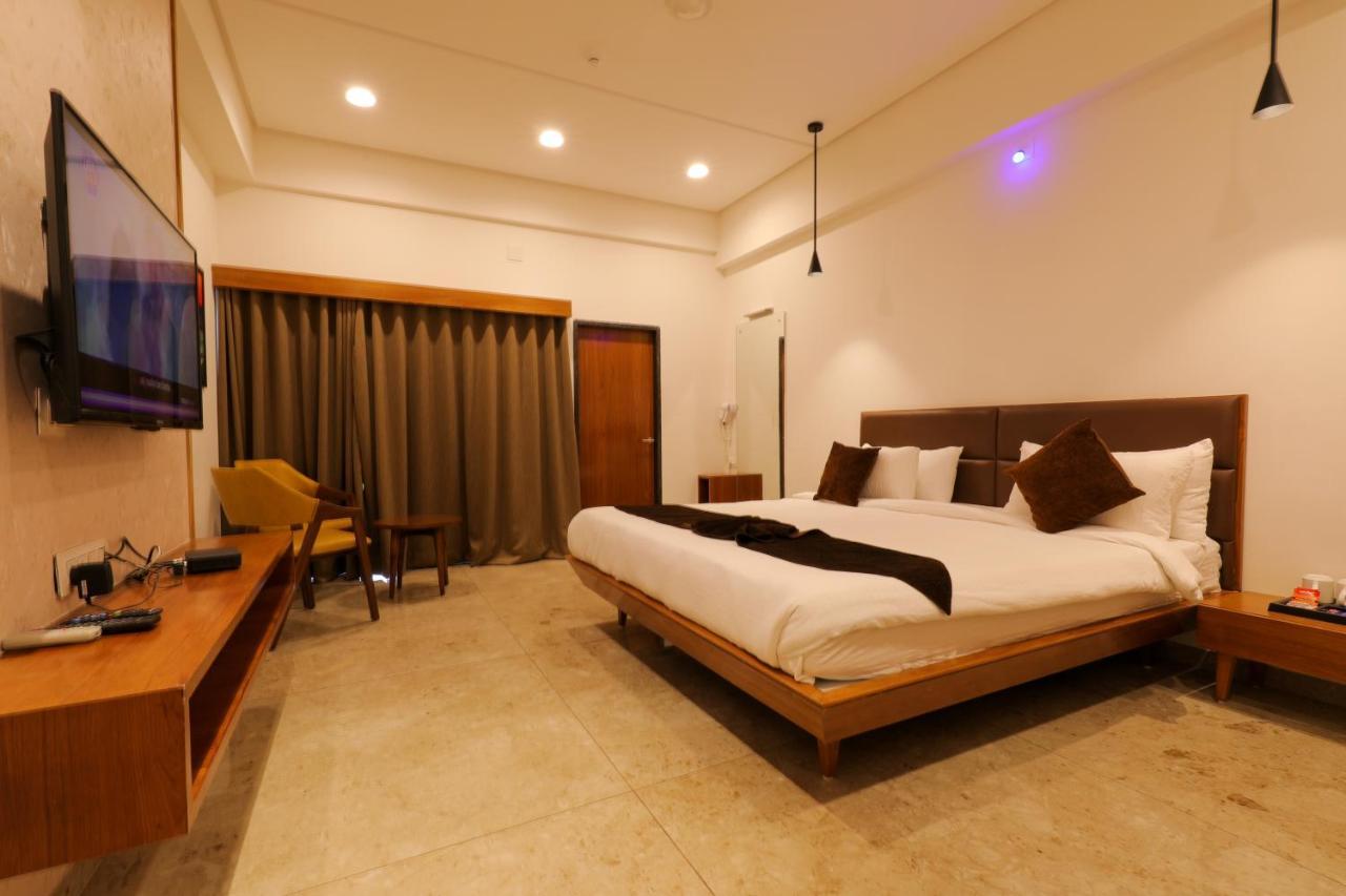 Club Heaven Palanpur Hotel Exterior foto