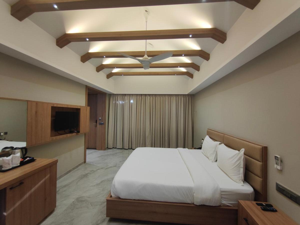 Club Heaven Palanpur Hotel Exterior foto