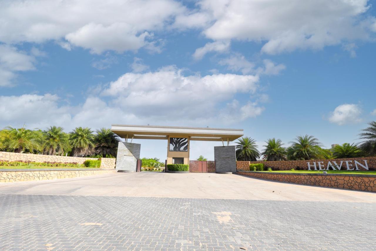 Club Heaven Palanpur Hotel Exterior foto